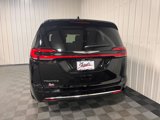 New 2025 Chrysler Pacifica Select image 3