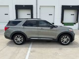 Used 2020 Ford Explorer XLT w/ Equipment Group 202A image 2