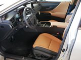 New 2025 Lexus ES 300h w/ Premium Package image 4
