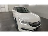 Certified 2017 Honda Accord Touring image 3