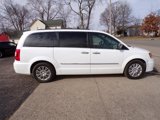 Used 2015 Chrysler Town & Country Touring-L w/ Driver Convenience Group image 4