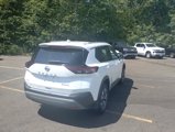 Used 2021 Nissan Rogue SV image 3