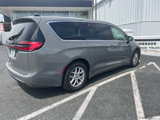 Used 2023 Chrysler Pacifica Touring-L image 3