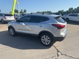 Used 2018 Nissan Rogue Sport SV image 3