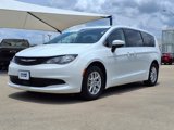 Used 2023 Chrysler Voyager LX image 3