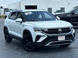 Used 2022 Volkswagen Taos SE image 2