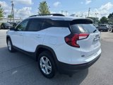 Used 2022 GMC Terrain SLE w/ Driver Convenience Package image 4