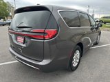Used 2023 Chrysler Pacifica Touring-L image 3