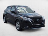 Used 2023 Nissan Kicks S image 3