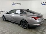 Used 2022 Hyundai Elantra SEL w/ Convenience Package image 4