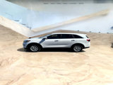 Used 2019 Kia Sorento LX image 2