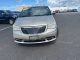 Used 2014 Chrysler Town & Country Limited w/ Luxury Group image 2