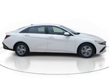 Used 2024 Hyundai Elantra SE image 2