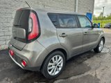 Used 2017 Kia Soul + image 4