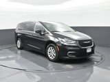 Used 2023 Chrysler Pacifica Touring-L image 2