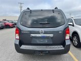 Used 2010 Nissan Pathfinder SE image 4
