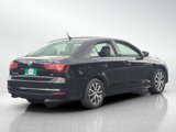 Used 2017 Volkswagen Jetta SE image 6