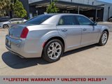 Used 2017 Chrysler 300 C Platinum image 5