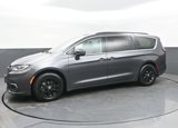 Used 2022 Chrysler Pacifica Touring-L image 5