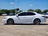 Used 2018 Toyota Camry SE image 4