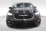 Used 2024 Chrysler Pacifica Touring-L image 2