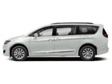 Used 2020 Chrysler Pacifica Touring-L image 4