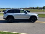 New 2025 Jeep Grand Cherokee Altitude image 5