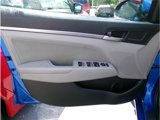 Used 2017 Hyundai Elantra SE image 5