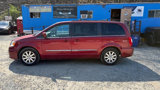 Used 2016 Chrysler Town & Country Touring image 2