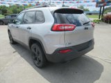 Used 2017 Jeep Cherokee Sport image 3