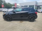 Used 2022 Chevrolet Trax LT w/ Midnight Edition image 2
