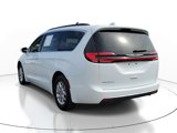 Used 2022 Chrysler Pacifica Touring-L image 3