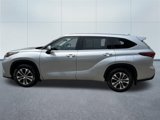 Used 2021 Toyota Highlander XLE image 4