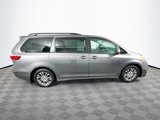 Used 2020 Toyota Sienna XLE image 4