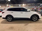 Used 2017 Hyundai Santa Fe SE image 2