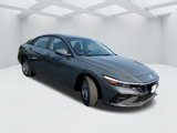 New 2025 Hyundai Elantra SE image 3