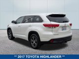 Used 2017 Toyota Highlander LE image 3
