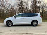 New 2025 Chrysler Pacifica Select image 5