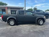 Used 2010 Nissan Frontier SE image 2
