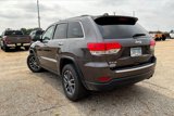 Used 2017 Jeep Grand Cherokee Limited w/ Luxury Group II image 3