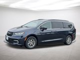 Used 2021 Chrysler Pacifica Touring image 3
