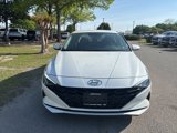 Used 2022 Hyundai Elantra SEL image 2