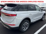 New 2025 Lincoln Corsair AWD w/ Equipment Group 101A image 3