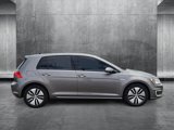 Used 2016 Volkswagen e-Golf SE image 4