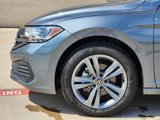 Used 2024 Volkswagen Jetta SE w/ Panoramic Sunroof Package image 6