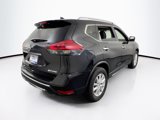 Used 2017 Nissan Rogue SV w/ SV Premium Package image 5