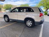 Used 2011 Kia Sorento LX image 2
