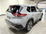 Used 2022 Nissan Rogue SV image 4