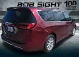 Used 2023 Chrysler Pacifica Touring-L image 6