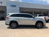 Used 2019 Toyota Highlander XLE image 3